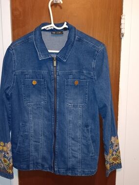 DG2 by Diane Gilman Sunflower Jean Jacket with Stretch And Zipper Closure Lg
